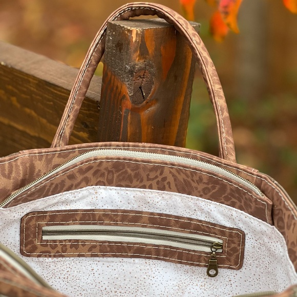 Brown Leopard Print Tote - Picture 7 of 8
